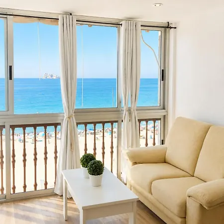 First Line Appartement *