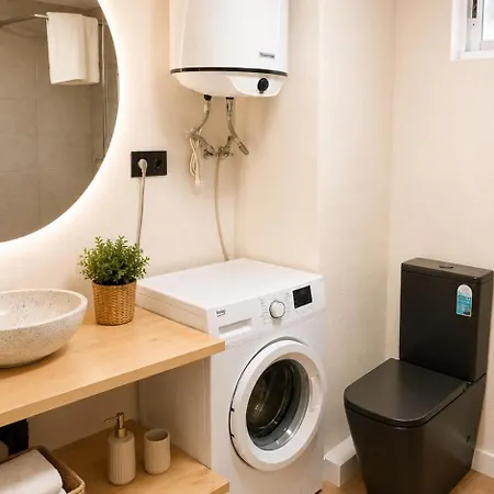 First Line Appartement *